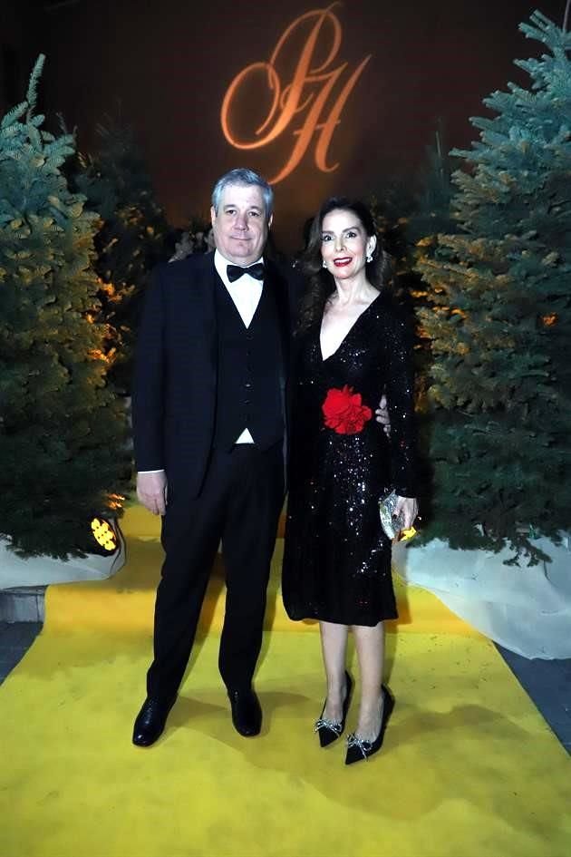 Pedro de la Garza y Mónica Martínez De de la Garza