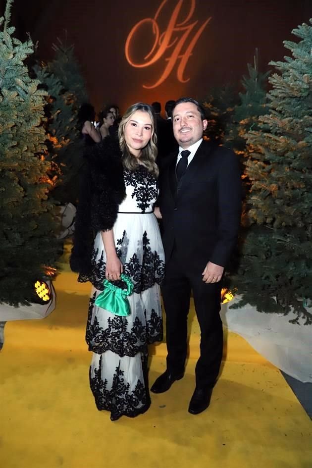 Alejandra Yllán y Jesús Riojas