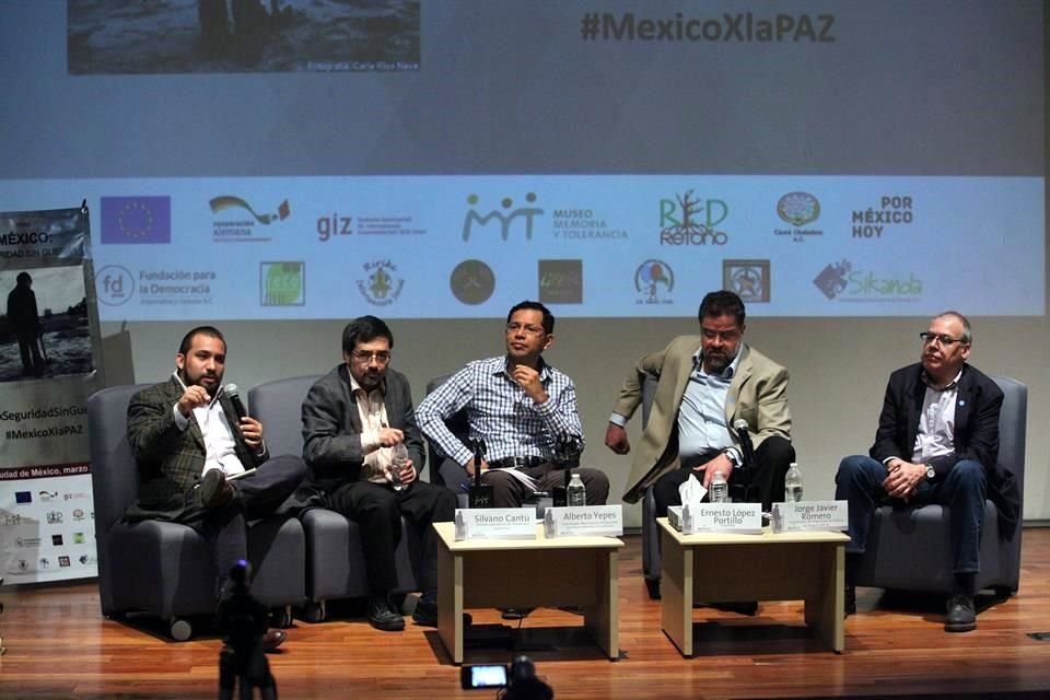 En el foro 'México: Seguridad sin guerra', académicos del CIDE presentaron resultados de una investigación sobre acciones de fuerzas de seguridad en el sexenio de Felipe Calderón.