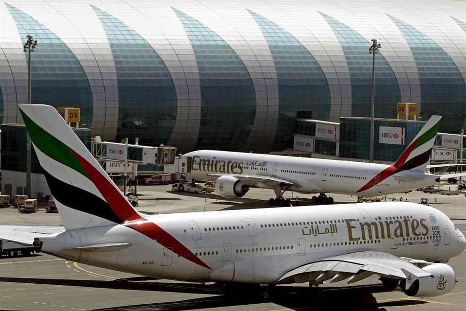 Tres jueces federales rebotaron amparos promovidos por sindicatos aéreos del País para impedir la llegada de Emirates.