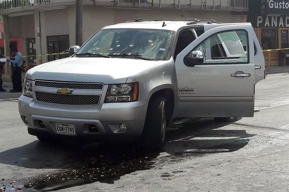 La camioneta qued rafagueada en el cruce de las calles Ro lamo y Rosalinda Guerrero, en la Colonia Jardn.