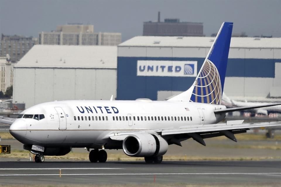United Airlines busca poder transportar pequeños grupos de pasajeros muy por encima del tráfico de automóviles en ciudades congestionadas como Pekín, Sao Paulo y Los Ángeles, mientras reduce emisiones de carbono.