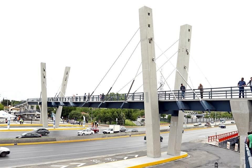 Las obras del puente, que sera el nico de ese tipo en el pas, tardaron 5 meses y tuvieron un costo de 25 millones de pesos.