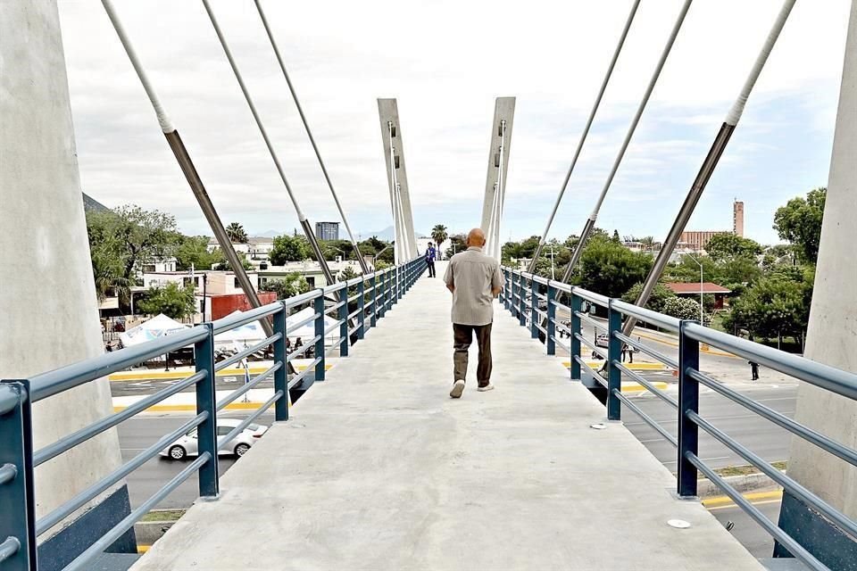Las obras del puente, que sera el nico de ese tipo en el pas, tardaron 5 meses y tuvieron un costo de 25 millones de pesos.