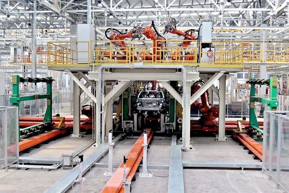 Visitamos dos plantas de BAIC en las afueras de Beijing donde fabrica sus vehculos elctricos, camionetas crossover y todoterreno.