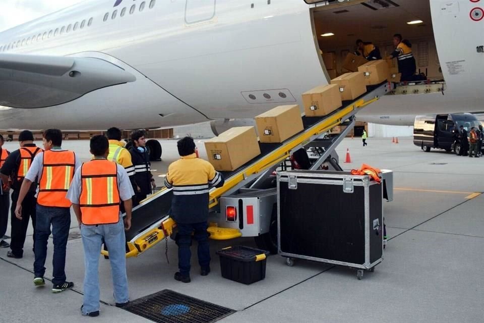 Aumenta movimiento de carga en Aeropuerto de Toluca