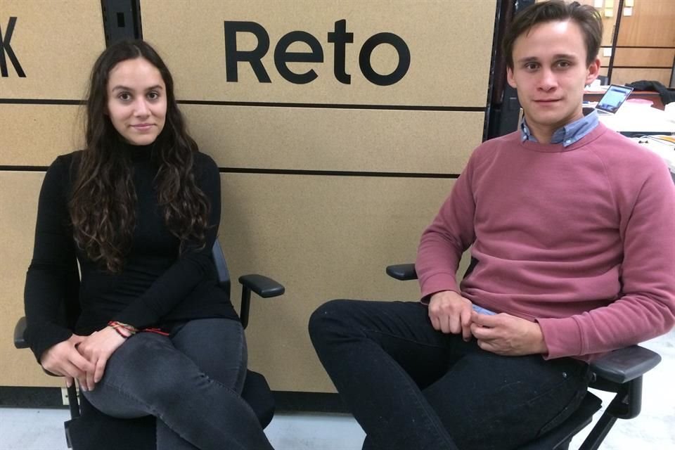 Martha González y Carlos Roca son integrantes del equipo desarrollador de la startup educativa 'Reto'.