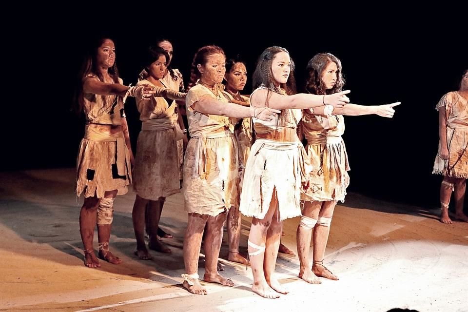 La obra 'Mujeres de Arena' abre el ciclo teatral de la Sala Guajardo del Instituto de Relaciones Culturales.