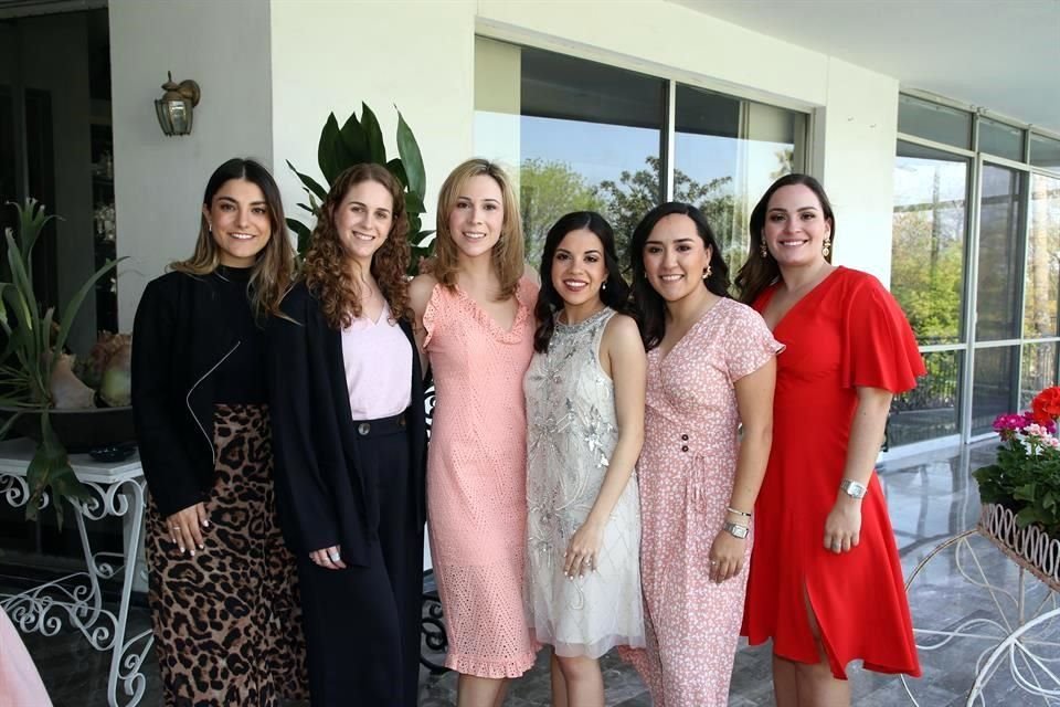 Elsa Kalifa, Sofía Baxter, Melissa Aldape, Rosario Benavides Canales, María José González Benavides y Claudia González Benavides