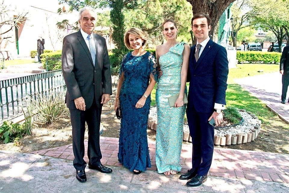 Antonio Ramón, Verónica Méndez de Ramón, Andrea Safi y José Pablo Martín