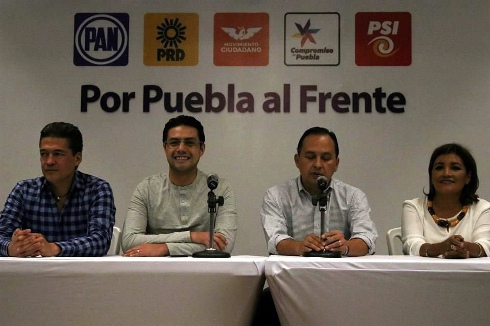 Dirigentes de la coalicin Por Puebla al Frente, ofrecieron rueda de prensa para tambin dar a conocer que los cmputos distritales favorecen a la candidata Martha Erika