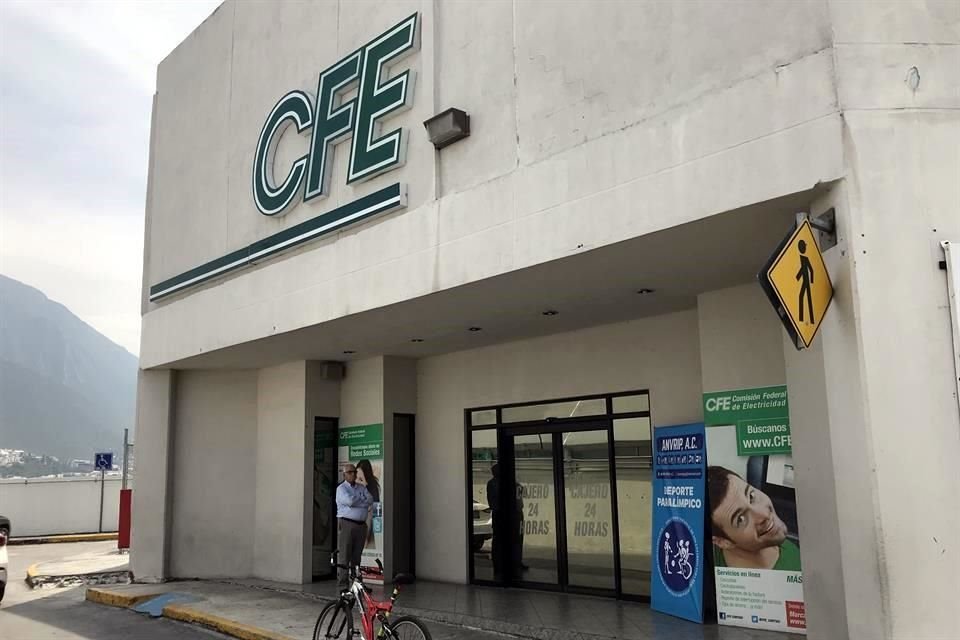 El director de la CFE, Manuel Bartlett, descartó el riesgo de nuevos apagones en la Península de Yucatán.