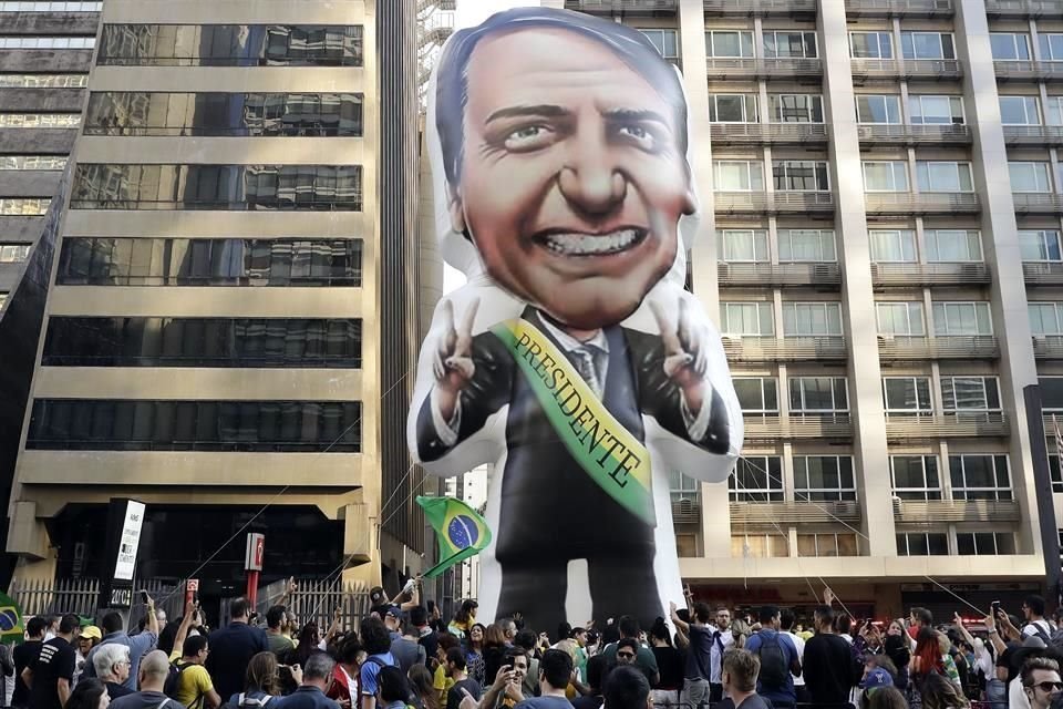 Una reportera brasilea denunci haber recibido amenazas luego de publicar un reportaje sobre el candidato ultraderechista Jair Bolsonaro.