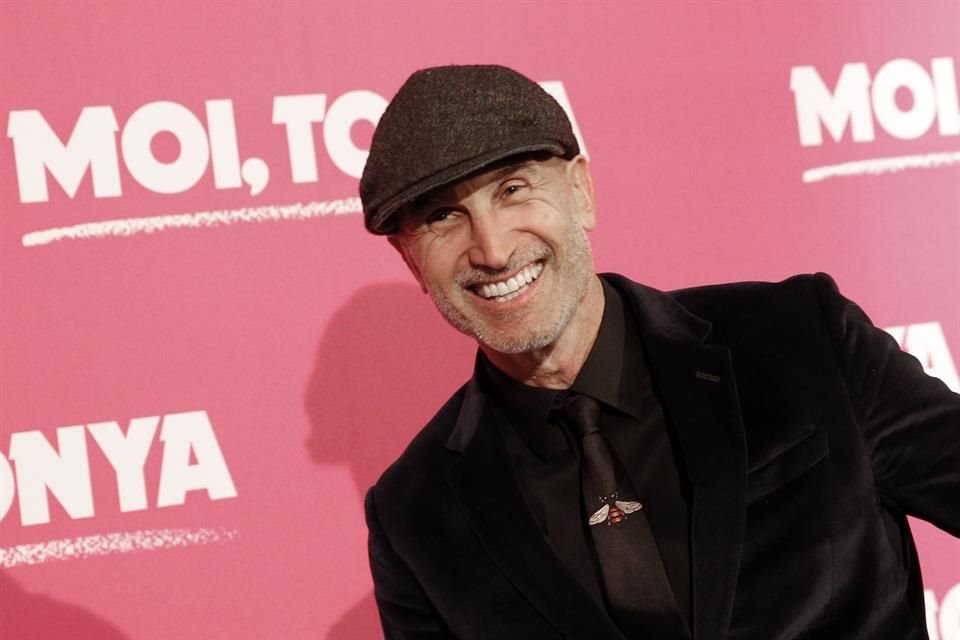 El cineasta Craig Gillespie está en charlas para dirigir la cinta 'Cruella', que será protagonizada por Emma Stone.