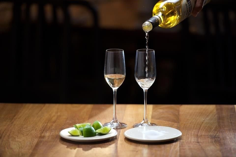 Entre enero y junio se exportaron 128.3 millones de litros de tequila, 3.6 por ciento más que en el mismo periodo de 2019, cuando se comercializaron a otros países 123.8 millones.