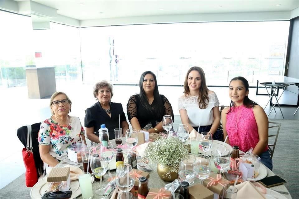 Josefina García, Celia Garza, Ana Guajardo, Marcela Riojas y Marifer Padilla