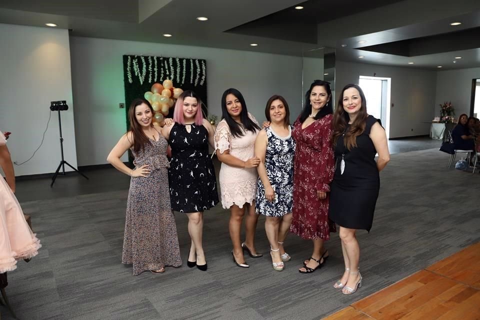 Gaby Elizondo, Lizzie Villanueva, Sandra Guevara, Norma Cortez, Amalia Silva y Laura Ibarra