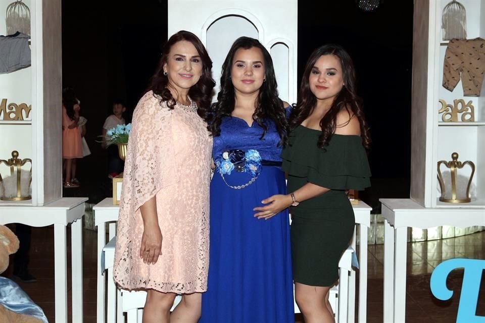 Mayra Salinas de González, Alexandra González de Salinas e Itzel González