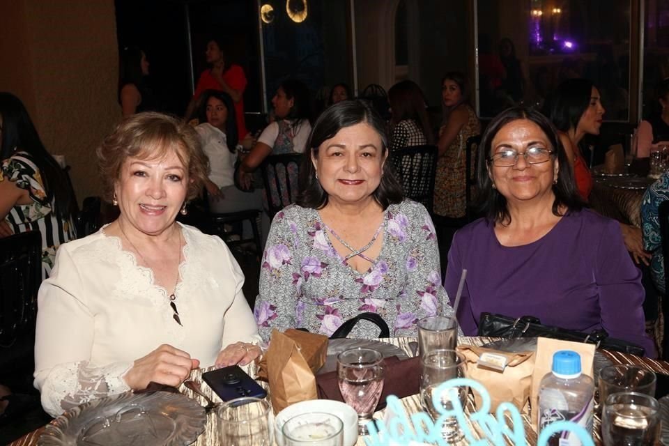 Yolanda Cantú de Silva, Dora López y Lilia López