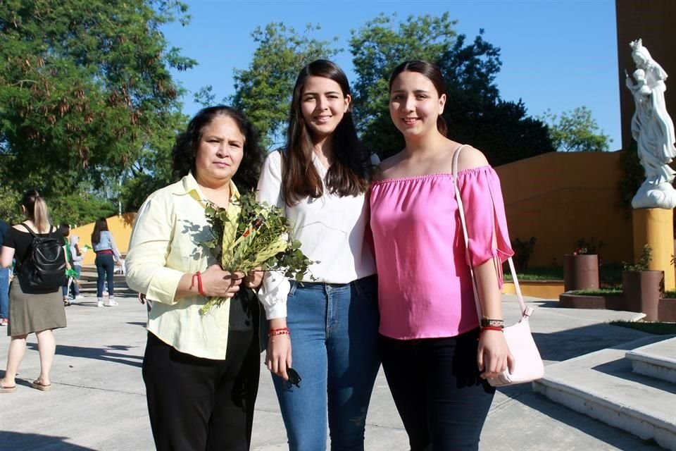 Guadalupe López, Karla Ramírez y Karina Ramírez