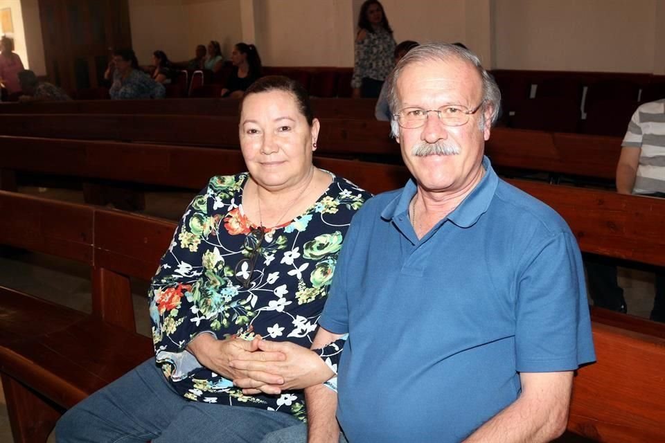 Gisela de Gutiérrez y Ricardo Gutiérrez