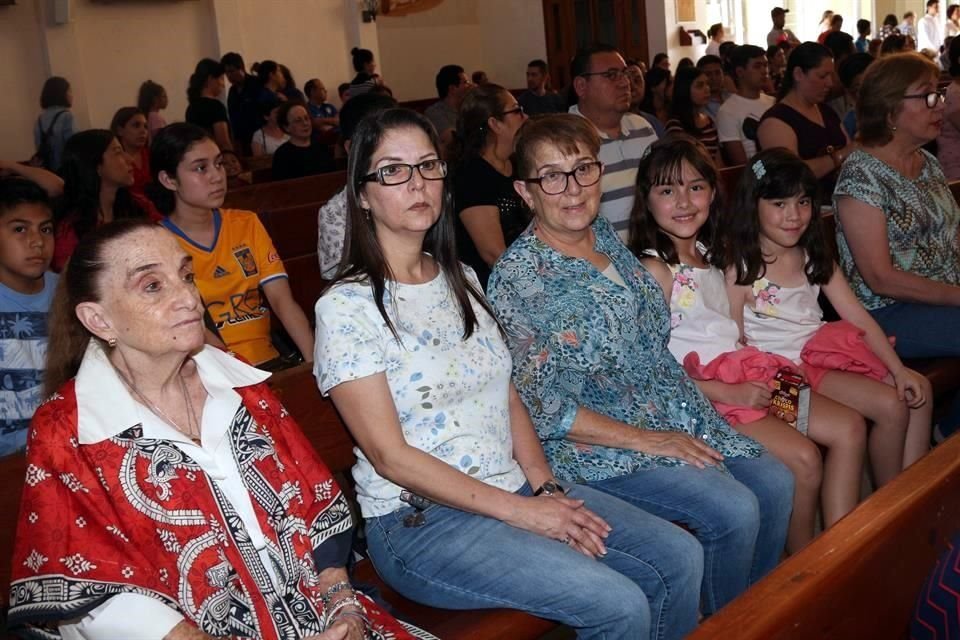 Alicia Rendón, Patricia Rendón, Lety Cruz, Valeria Lozada y Carolina Lozano