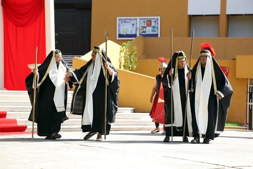 Eduardo Álvarez, Juan Loza, Álvaro Cantú y Armando Rodríguez representaron al los Sumos Sacerdotes