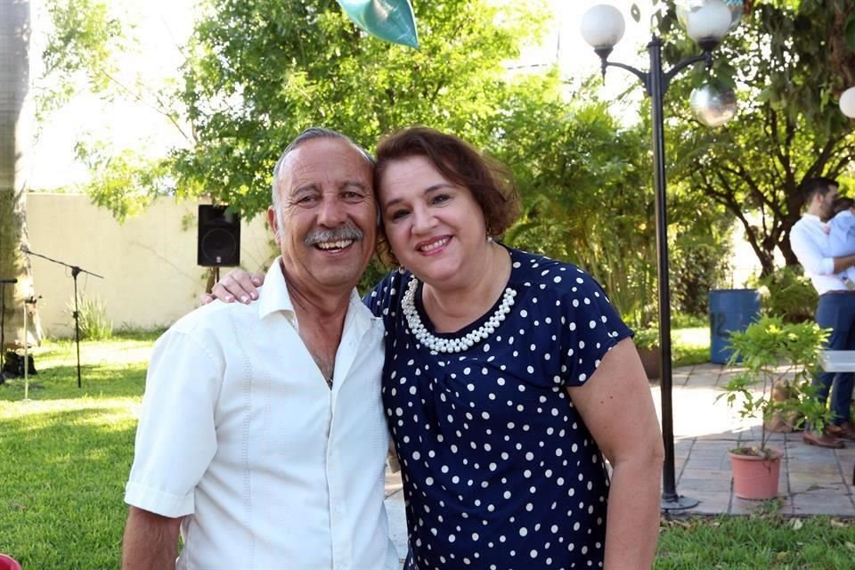 Ricardo González y Alicia Ramírez de González