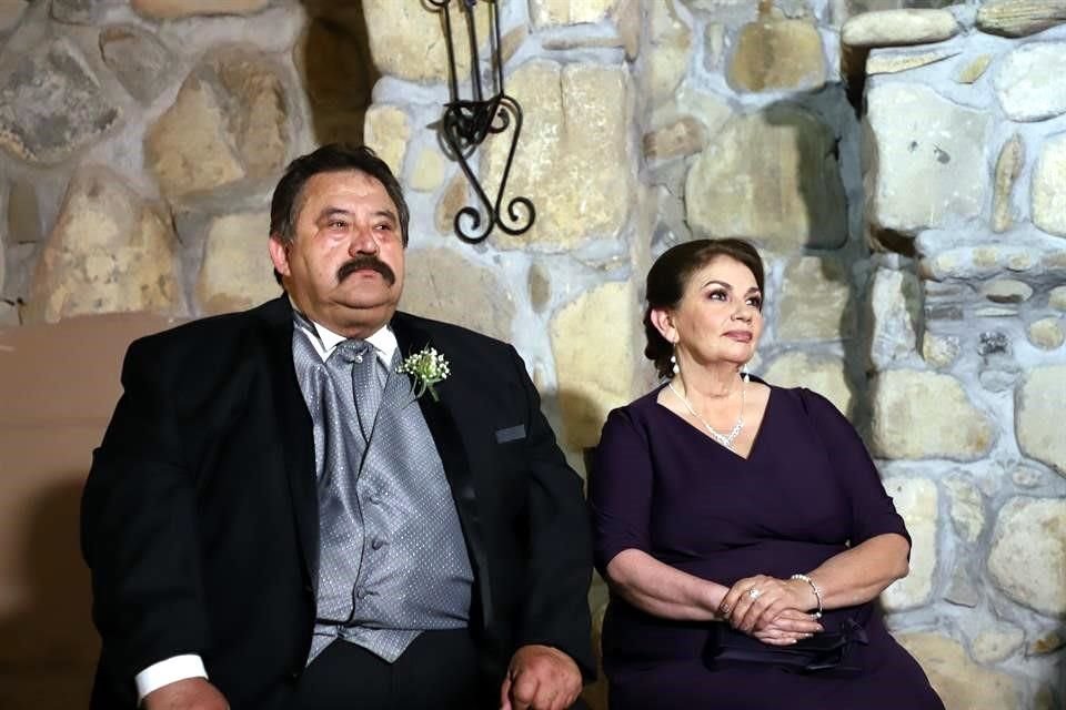 Gregorio Gómez Garza y Patricia Mendoza de Gómez, Papás de la novia