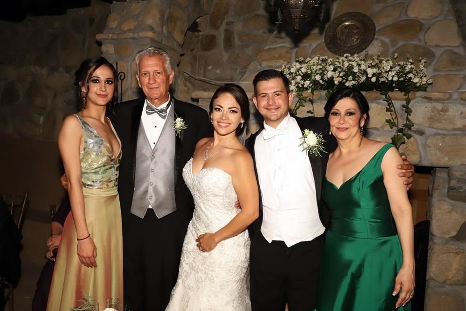 Sarith Náder Espinosa, Abraham Náder Castilla,  Alejandra Gómez Mendoza, Abraham Náder Espinosa y Lorena Espinosa de Náder, familia del novio