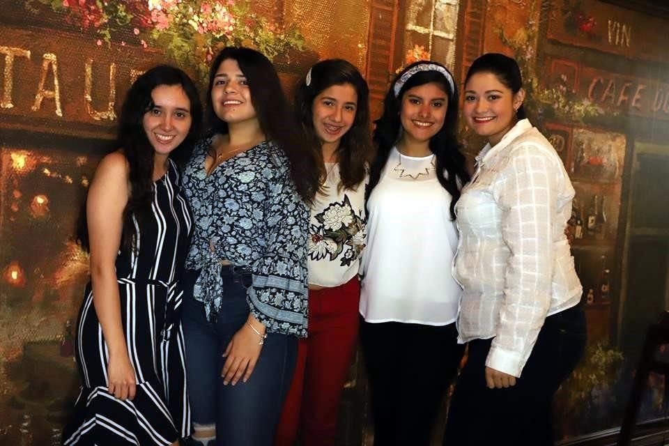 Melissa García, Paulina Cavazos, Ivanna Calderón, Debani Alanís y Maricarmen Cavazos