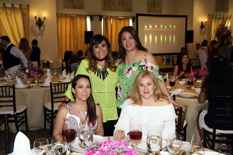 Lucky de García, Cecilia de Rendón, Mónica Villarreal y Dalia Martínez