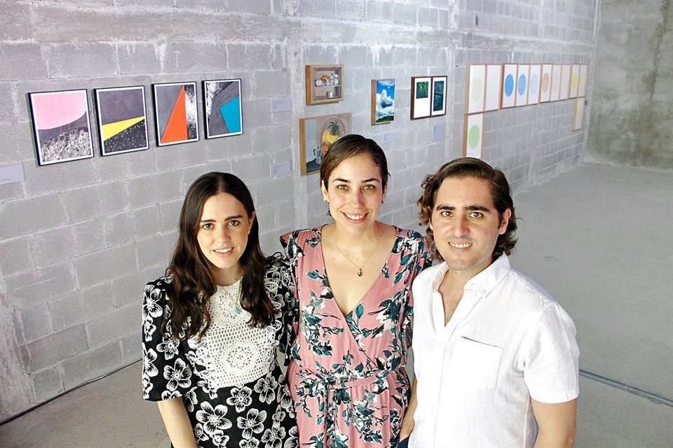 Alejandra Munguía y Rodrigo González Castellanos traen la propuesta de su galería, con apoyo de Catalina Escamilla (centro).