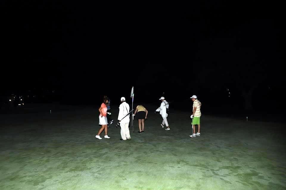 Torneo de Golf Nocturno en la Herradura