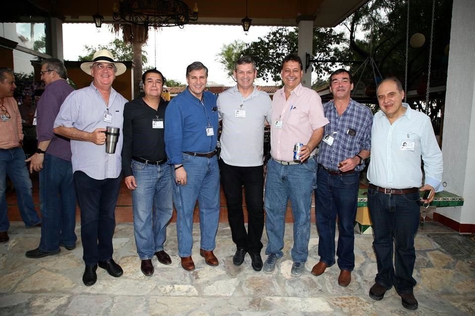 Adrián Martínez, Manuel Moreno, Manuel Ventosa, Alejandro Chapa, Héctor Garza, Sabás Rodríguez y Adrián Larralde