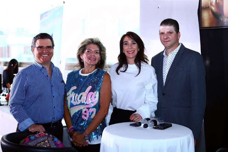Edmundo Rodríguez, Érika González Brunell, Cristina Elizondo de Torres y Carlos Torres