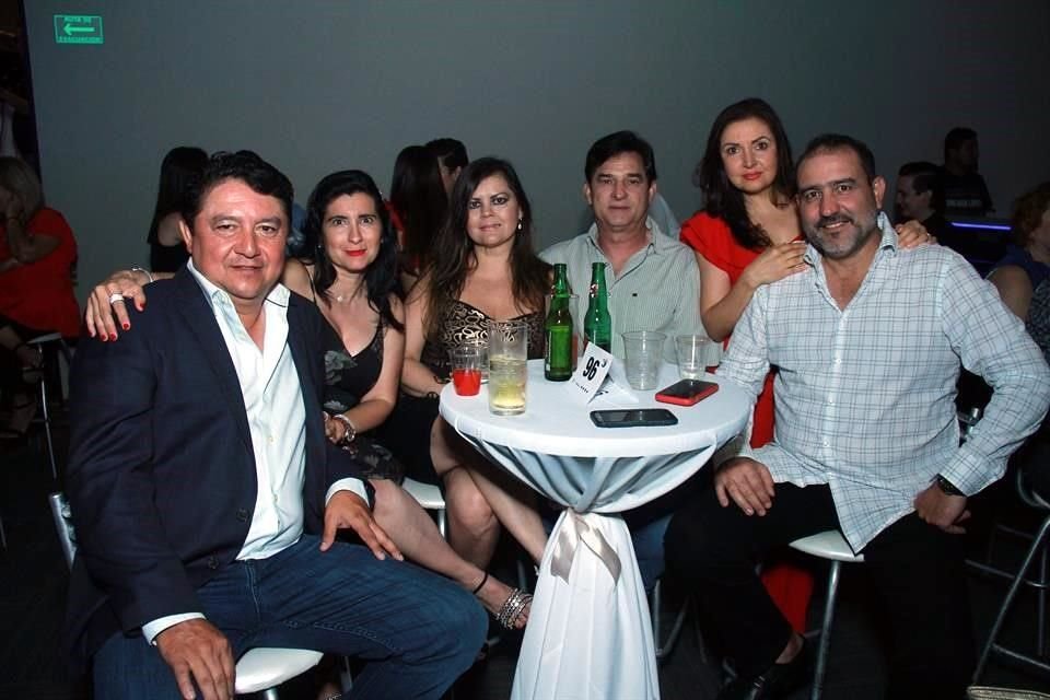 Gil Chávez, Paty de Chávez, Silvia Garza de Leal, Osvaldo Leal, Nancy Yadira Salinas de Garza y Alejandro Garza