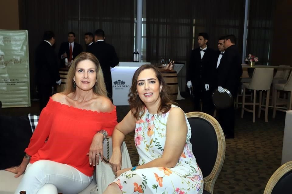 Carmen Padilla de Garza y Cecilia Garza de Sada