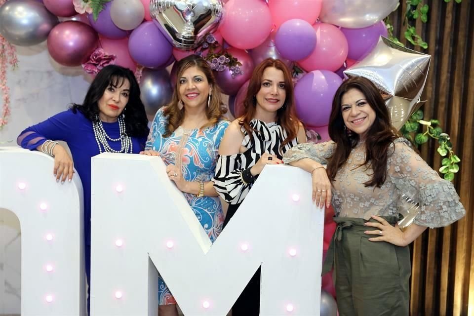Lily Garza de Chavarría, Nancy Sánchez, Mayra García y Lorena Magallanes