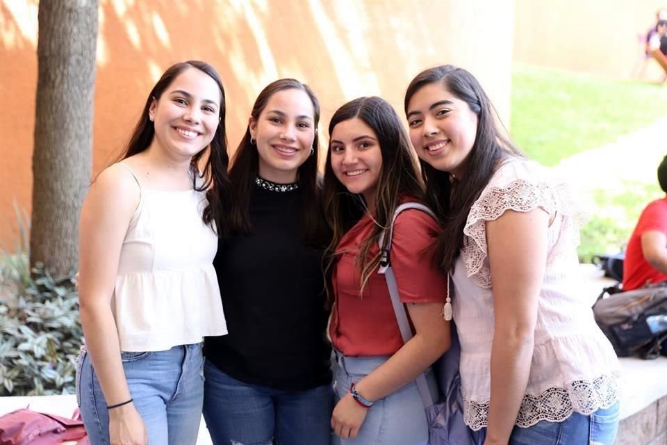 Daniela Cadena, Jennifer Cadena, Valeria Ortega y Litzy Fuentes