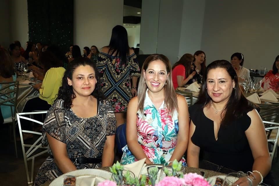 Tere Navarro, Laura Nelly Mendiola y Carolina Ibarra