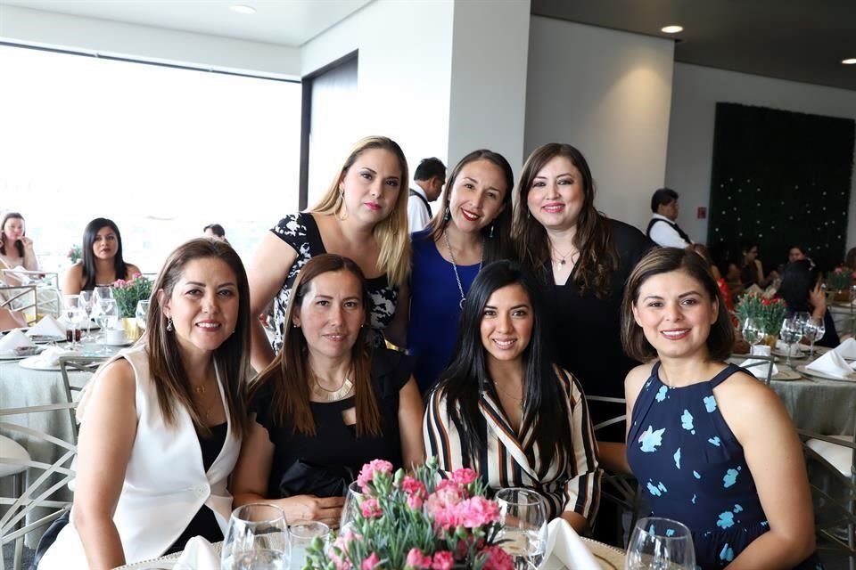 Gisela Leal, Mariana Martínez, Cristina Guajardo, Lucy Limón, Rosy Alemán, Cynthia Arellano y Diana López