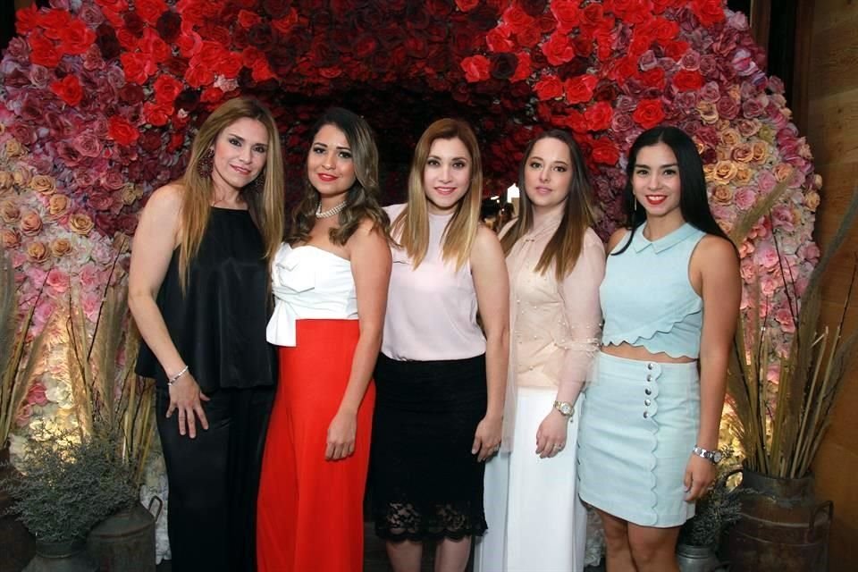 Claudia Puente, Nayeli González, Lorena Elizondo, Fátima Garza y Talia Rocha de Montemayor
