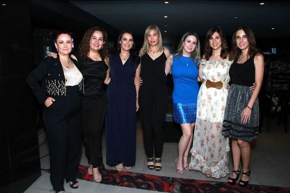 Claudia Cuevas, Itza Hernández, Sandra de los Santos, Cristy Morales, Érika Salinas, Giselle Romo y Gabriela Duéñez