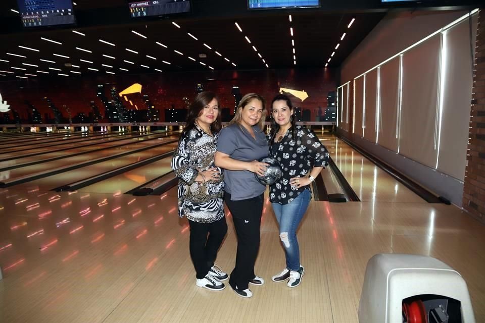 Mily Santoy de Garza, Lucy Hurtado de Garza e Irasema Muñoz de Zapata