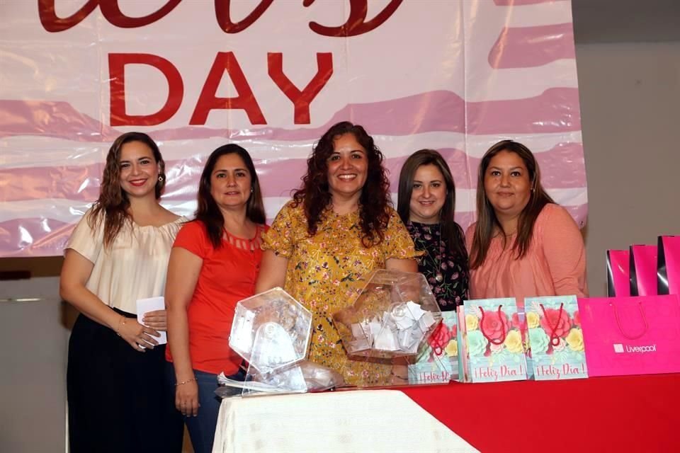 Lizeth Barbosa Elizondo, Soraida Carrazco Salazar, Maribel Galván Rodríguez, Andrea Villarreal de Benavides y Jazmín Soto de Chavarría