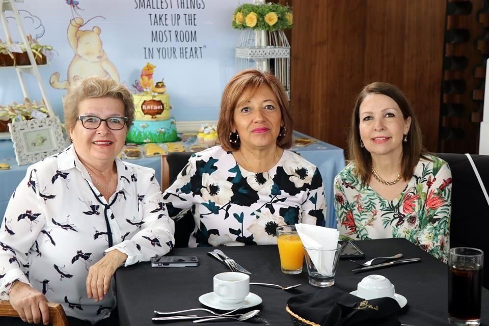 Queta Pérez, Julia Multiel y Paty Pro. de Dryere