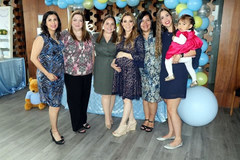 Sarene López de Mora, Marcela Campuzano, Melissa Garza, Ángela de Galván, Graciela Hernández, Priscila Gomez y Fátima Guzmán