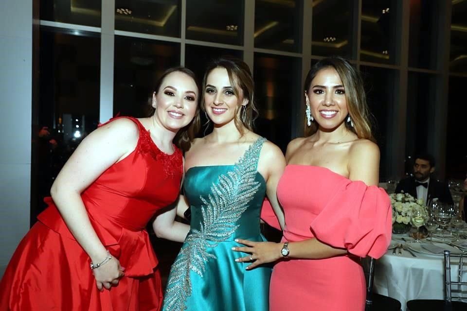 Mayela Morales, Daniela Sánchez Garza y Carolina Victorio de Sánchez