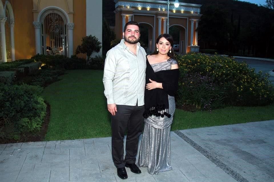 Gabriel Urrutia y Alejandra Sánchez